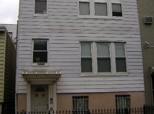 3041 31st St, Astoria, NY 11102