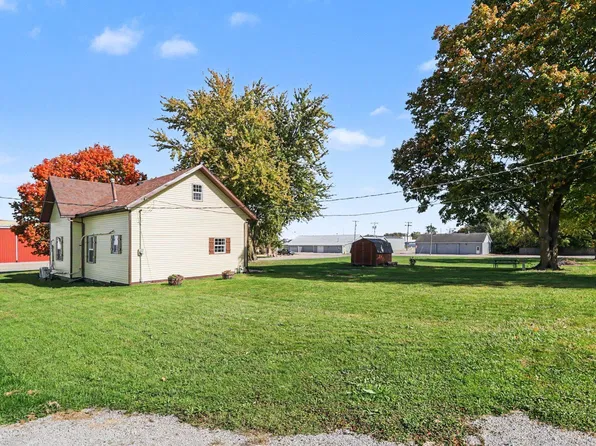 208 W Garfield St, Ashley, IN 46705