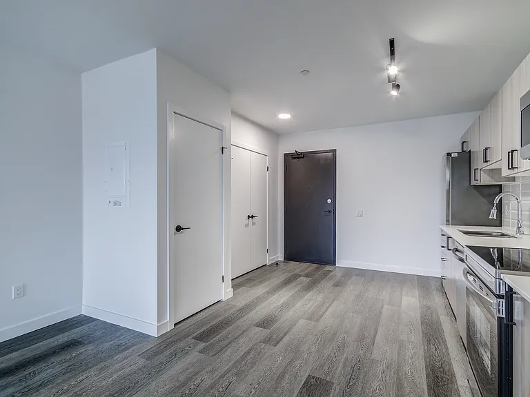 388 King St E #410 — Photo 29