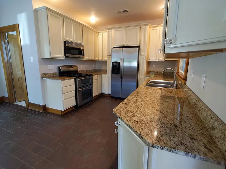 3725 Cleveland Ave — Photo 10