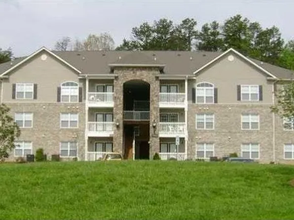 7100 W Friendly Ave Unit 111, Greensboro, NC 27410