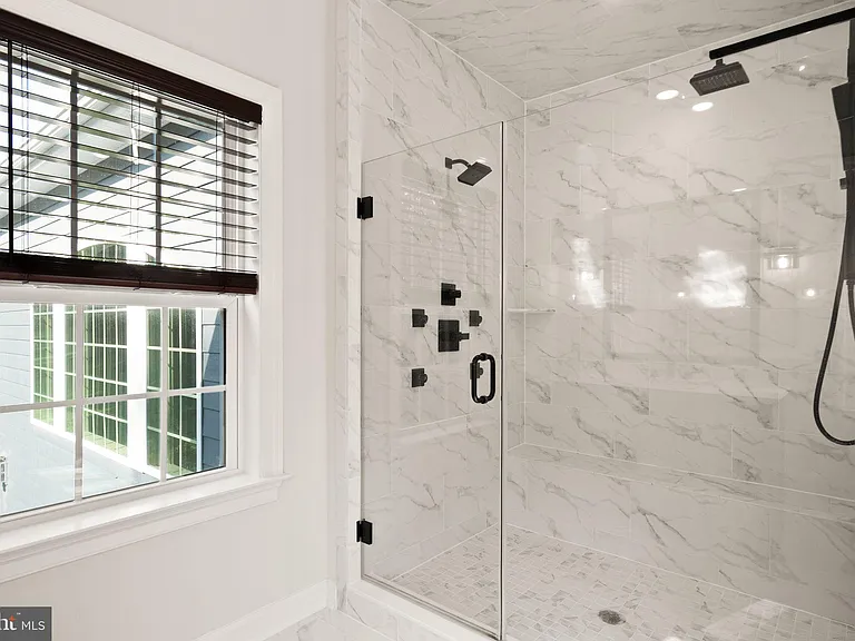 23297 Hastings Ridge Ct — Photo 52