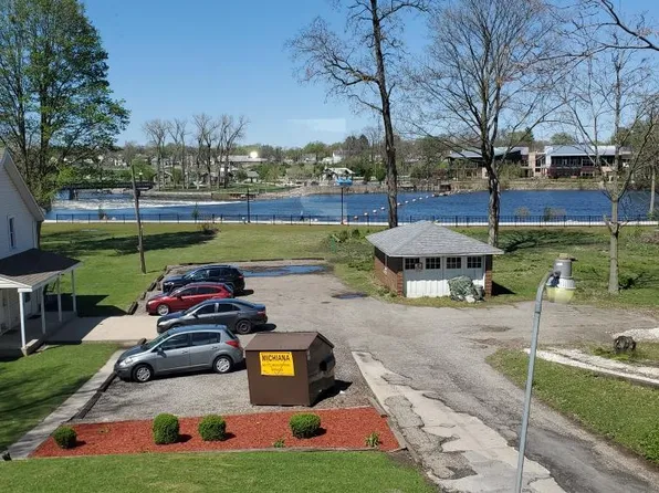 318 Lincolnway Way E, Mishawaka, IN