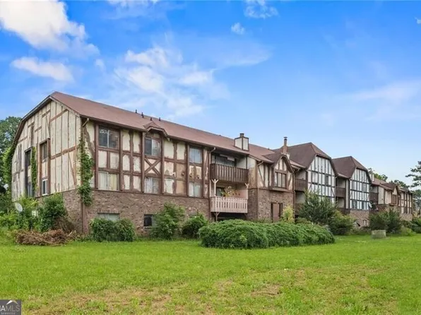 124 Camelot Dr, Atlanta, GA 30349