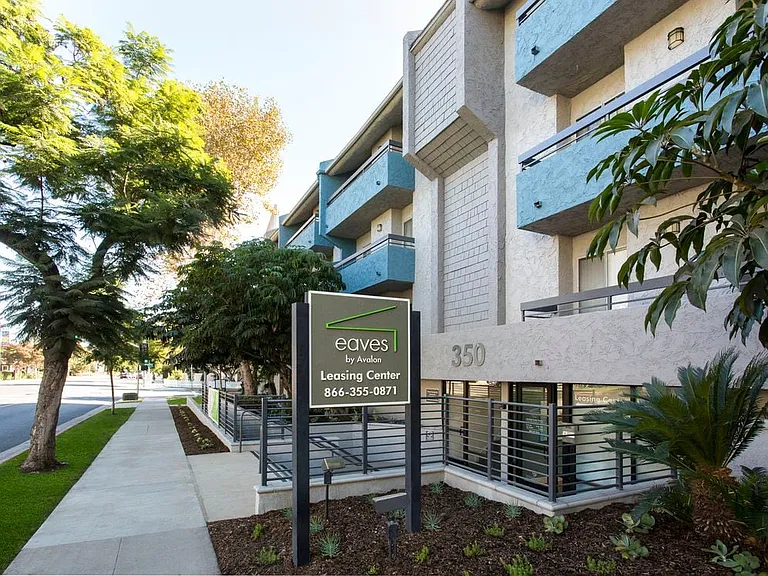 Leasing Entrance