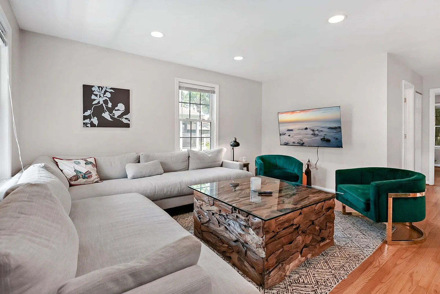 5 bed, 4.0 bath, $6,554 — Photo 3
