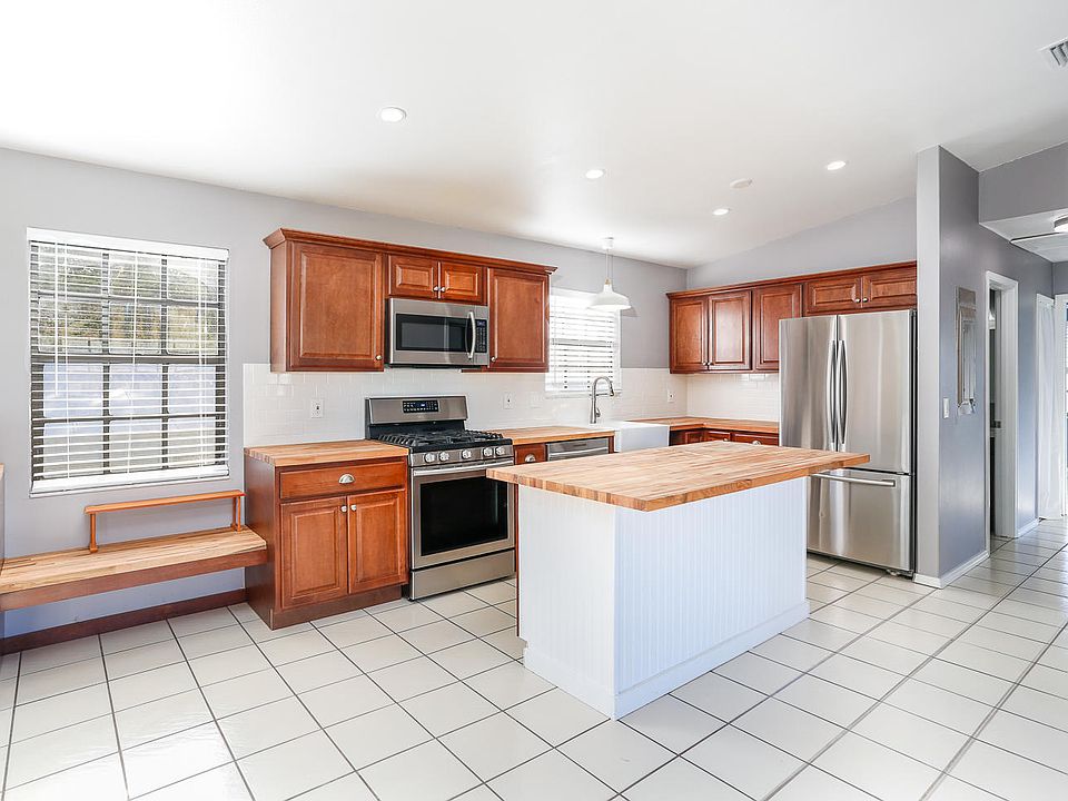 1st image of 180 Coral Ave