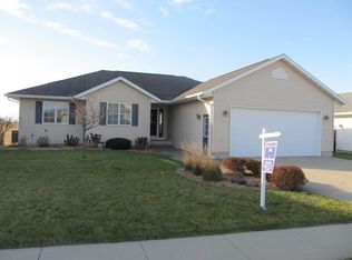 2203 Green Creek Rd, Cedar Falls, IA 50613