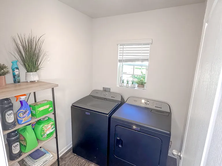 142 Ashwood Circle St — Photo 3