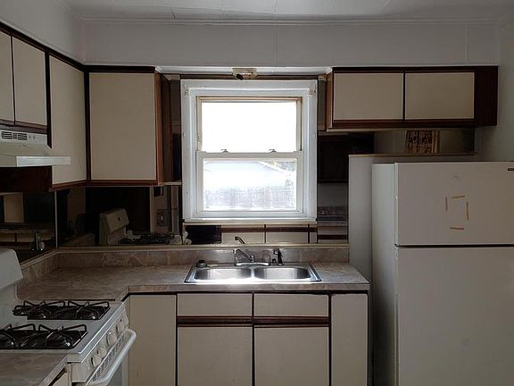 5th image of 837 Glenwood Ave