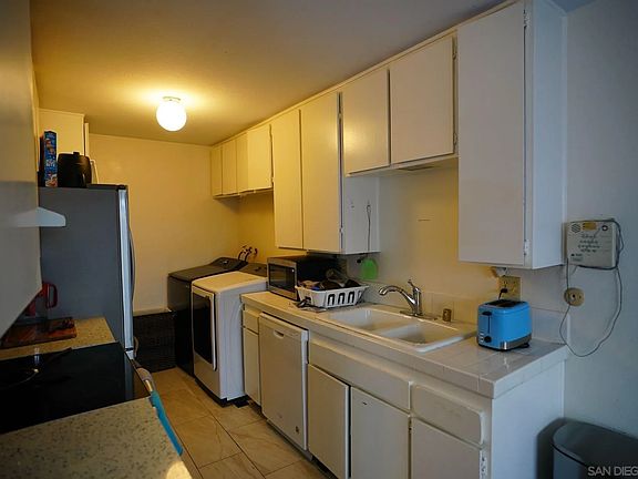 4th image of 7905 Camino Glorita