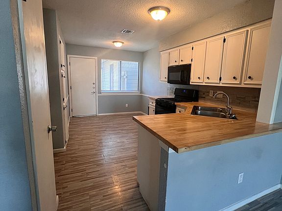 4th image of 100 Norwood Dr #B