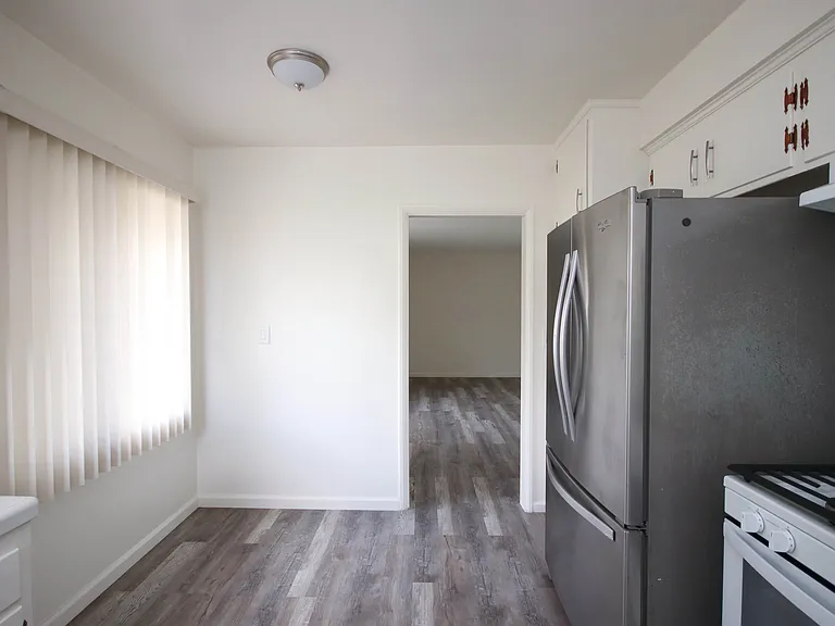 207 S 3rd Ave #7 — Photo 8
