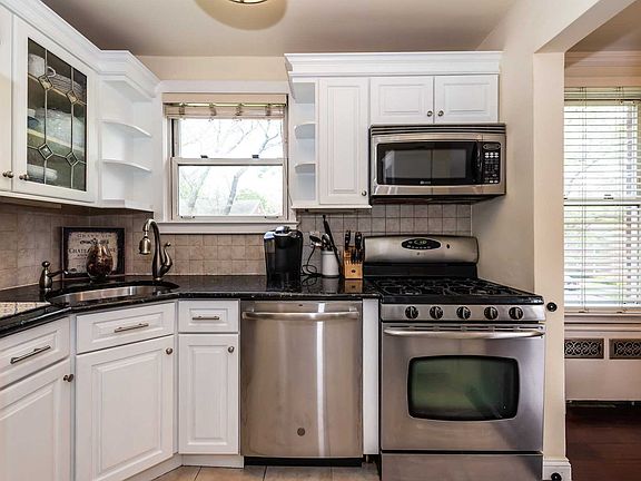 4th image of 38 Edwards St APT 2A