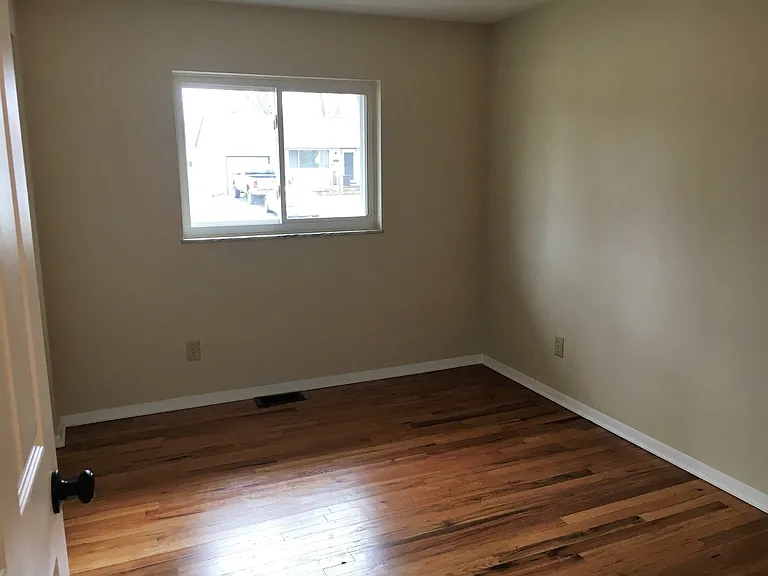 1216 Shanley Dr — Photo 15