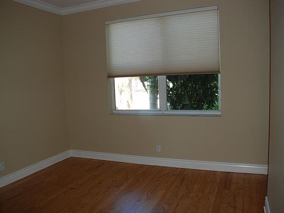 4th image of 964 Savannah Falls Dr