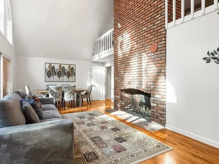 10 Cold Harbor Dr — Photo 10