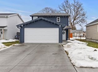 2105 S 13th St, Council Bluffs, IA 51501