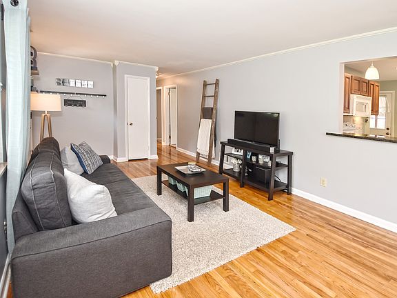 4th image of 7903 Buckeye Cres