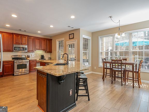 3rd image of 3431 Blaisdell Rd