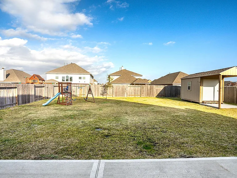 135 San Bernard Dr — Photo 35