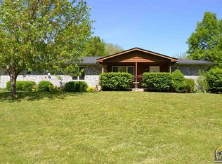311 E 10th St, Lyndon, KS 66451