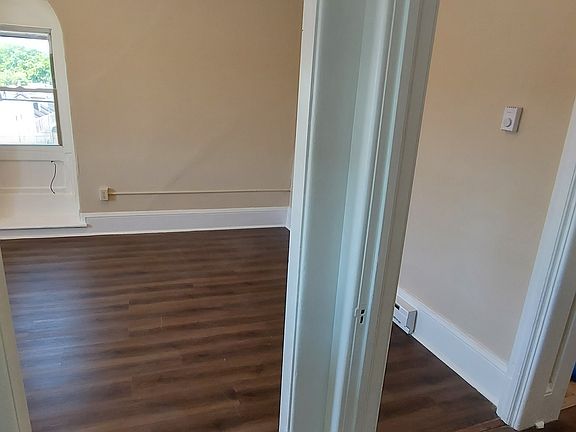 5th image of 398-400 S Main St APT 6