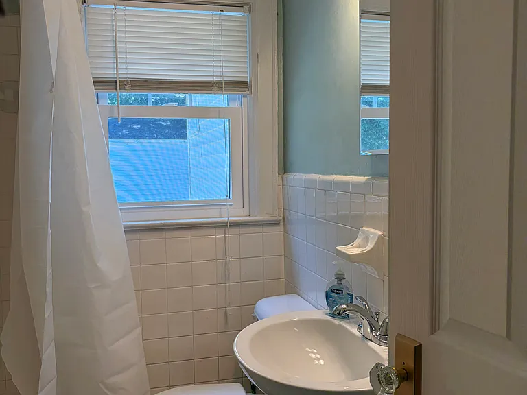 510 Glenville Ave — Photo 10