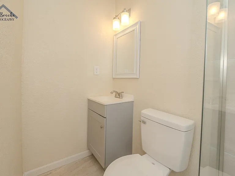 106 Paradise St — Photo 17