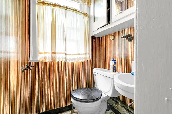 Sold by Mitra Hakimi Realty Group, LLC | media 16