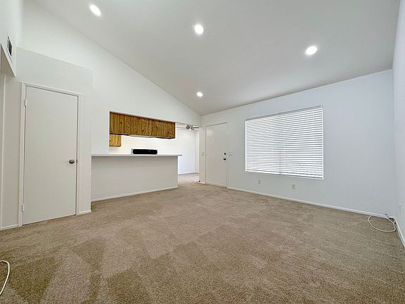 2nd image of 5051 Dunbar Dr APT C