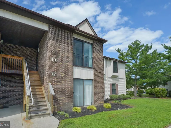 19 Chelsea Ct #303, Sewell, NJ 08080
