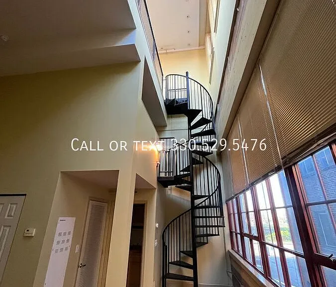 2404 Prospect Ave — Photo 13