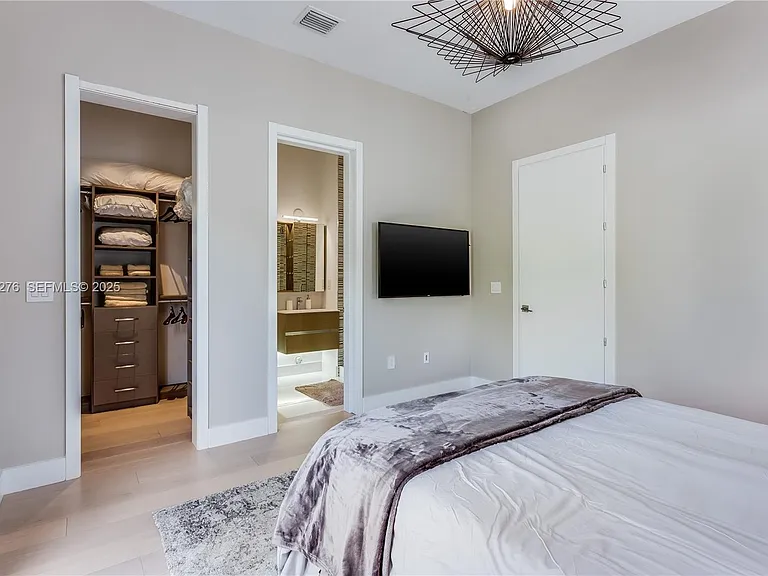 1701 Espanola Dr — Photo 12