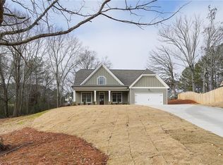 302 Stonegate Ct, Dallas, GA 30157