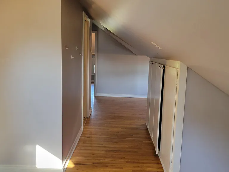 2805 NE 59th Ave — Photo 3