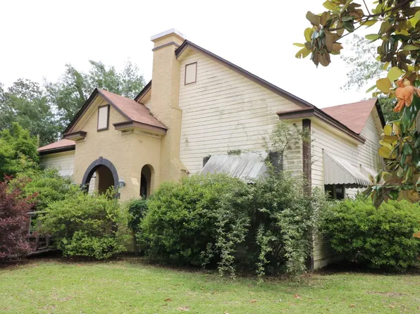383 W Olive St, Jasper, TX 75951