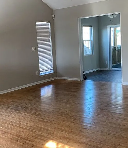 8600 Roanoke Dr — Photo 12