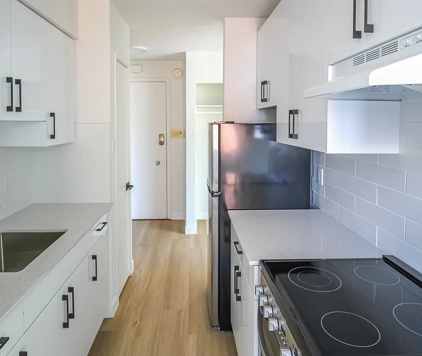 Rosedale Apartments - 10959 97 St NW — Photo 4