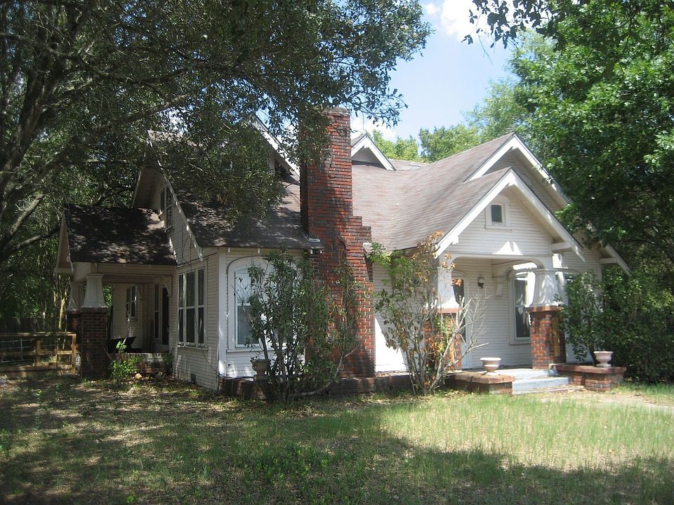 2nd image of 1201 E Davis St