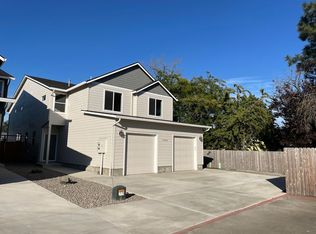 1405 Hardcastle Ave #1, Woodburn, OR 97071