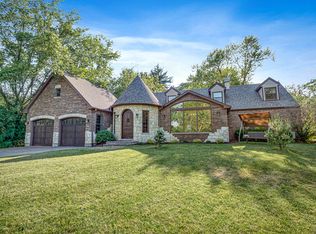 10S230 Grant St, Willowbrook, IL 60527