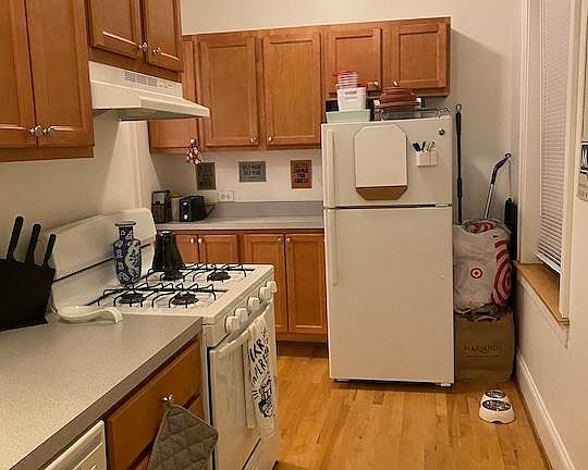 2nd image of 1624 W Ainslie St