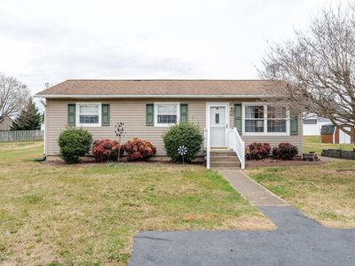 322 W Summit Ave, Elkton, VA, 22827