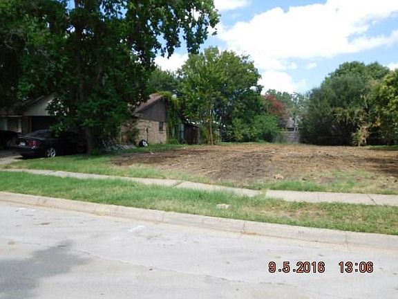 2nd image of 2325 Brookdale Dr