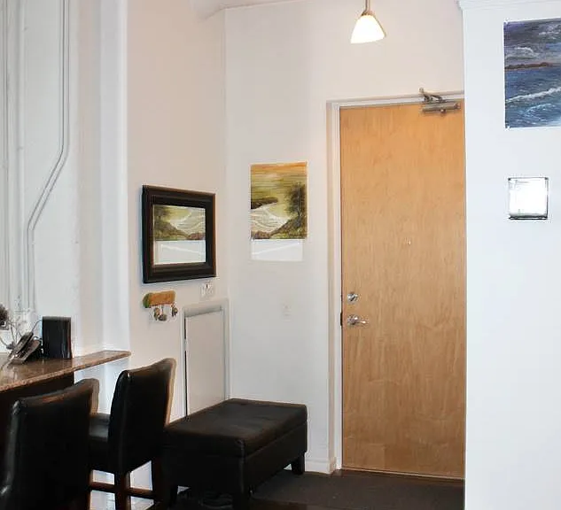 404 King St W #201 — Photo 5