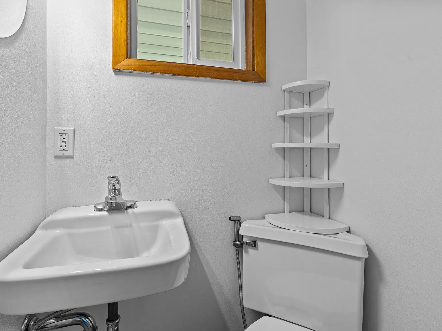 2 bed, 1.5 bath, 1120 sqft, $2,200 — Photo 3