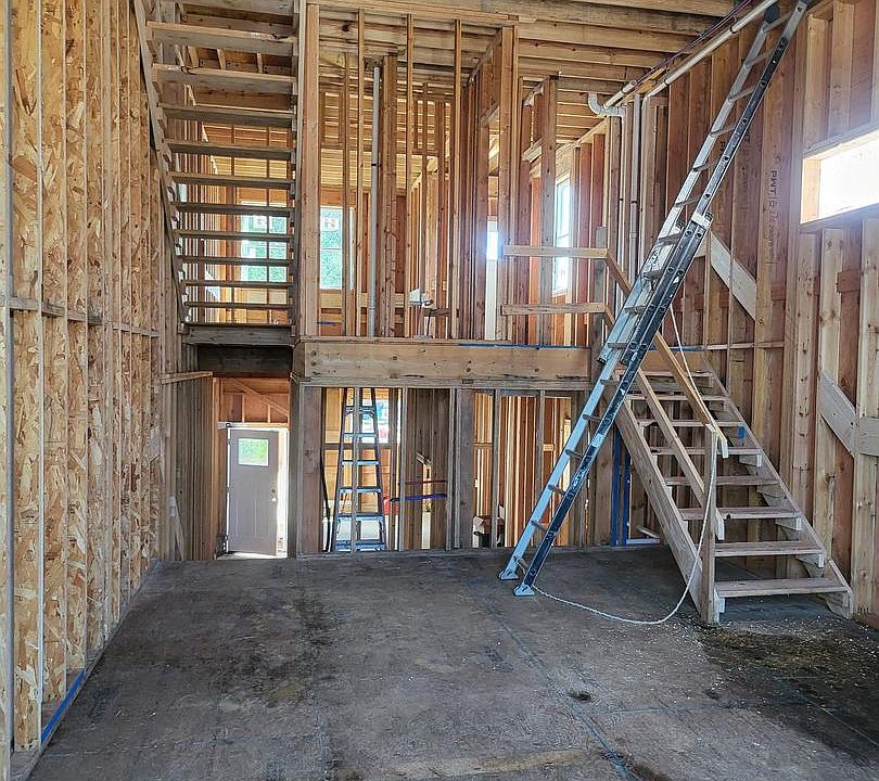 2nd image of 1359 Princess Ave