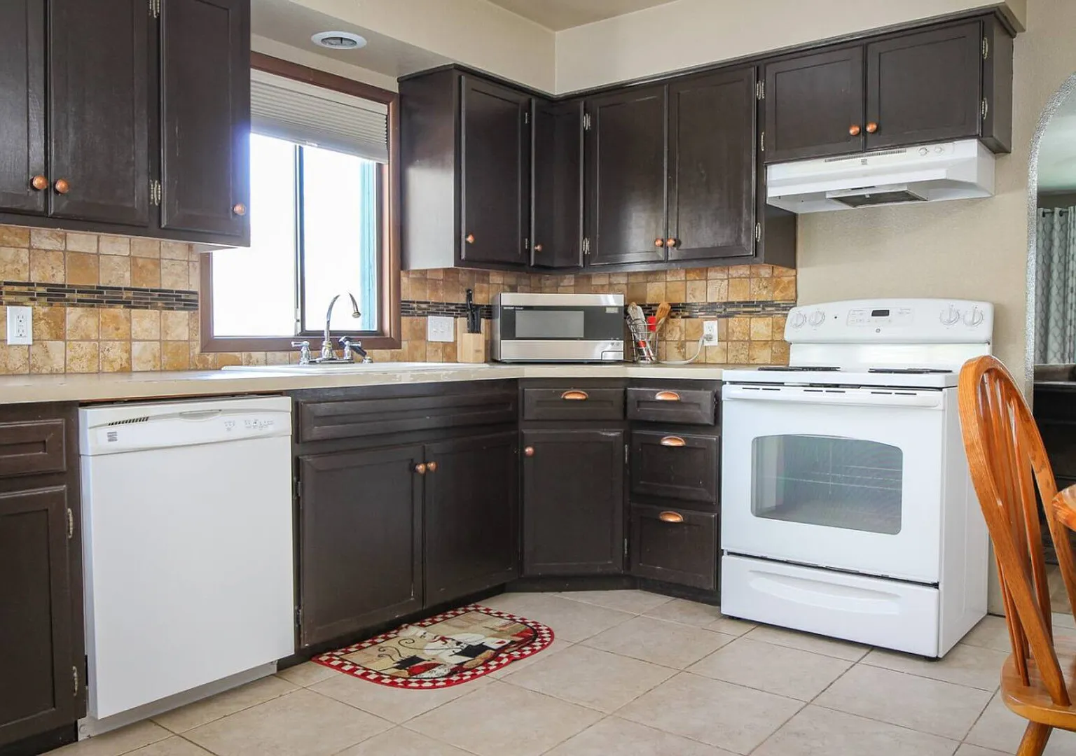 Downtown Bungalow — Photo 2