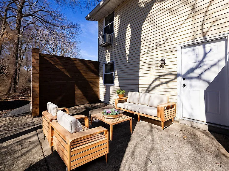 742 S Poplar St — Photo 16
